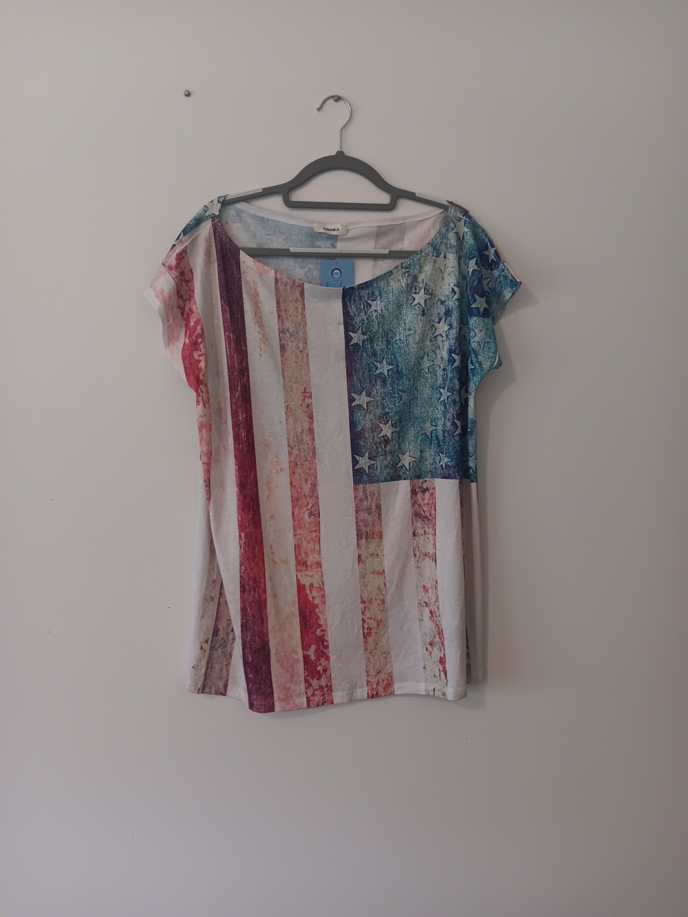 Aluna Levi Red White Blue Patriotic Distressed Flag Short Sleeve Tee NWT Large - Picture 4 of 7